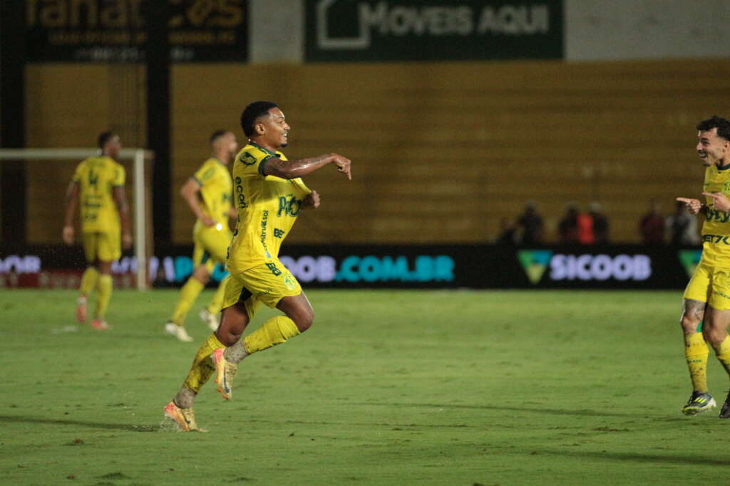 Mirassol 4 x 1 Coritiba – Leão goleia e se aproxima do acesso inédito