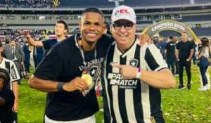 Júnior Santos agradece a Ferraz que o descobriu no interior paulista