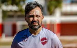 Guarani sequer deveria cogitar o treinador Luizinho Lopes