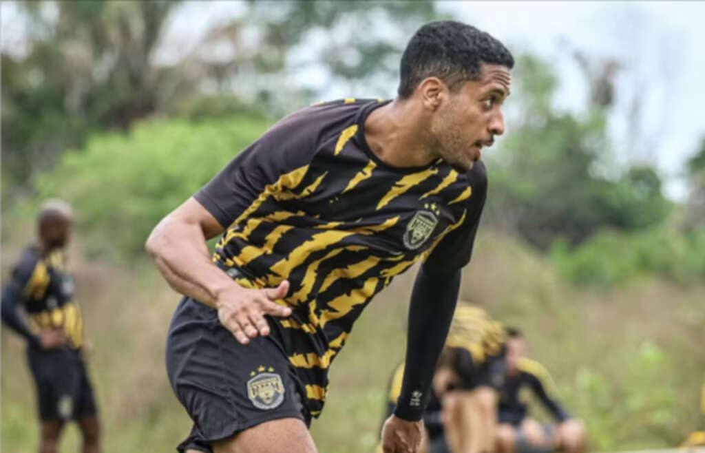Zagueiro do Amazonas lamenta goleada sofrida na despedida de Manaus