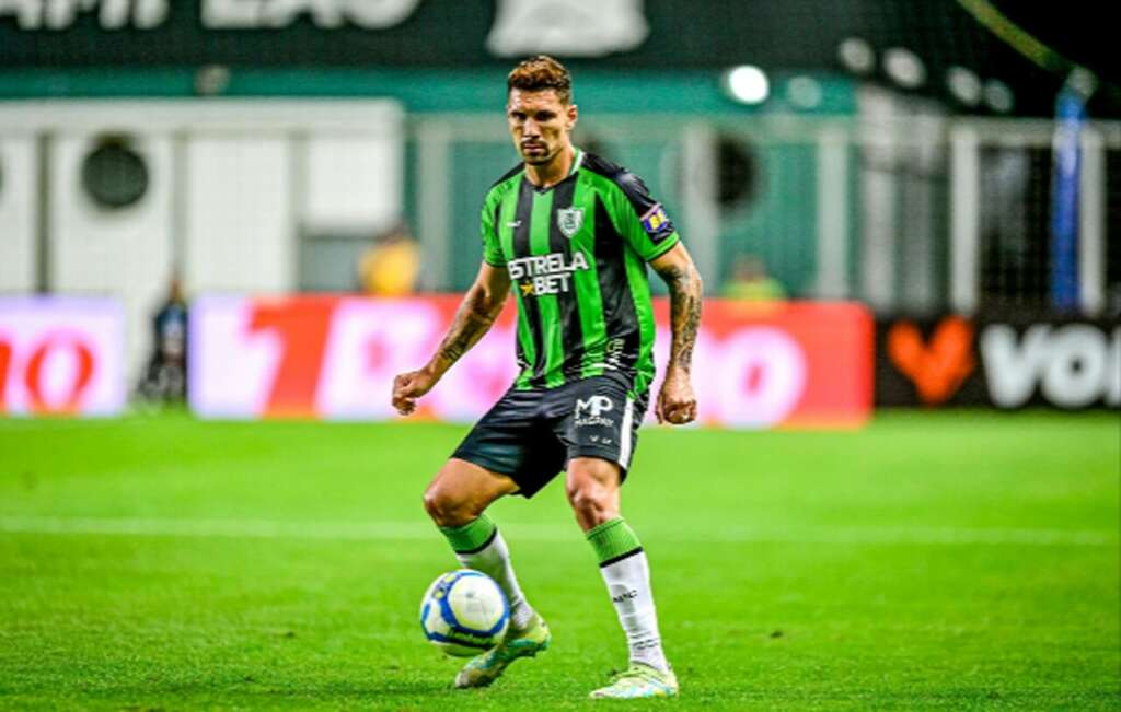 Ex-Palmeiras, Moisés anuncia aposentadoria após vitória do América-MG