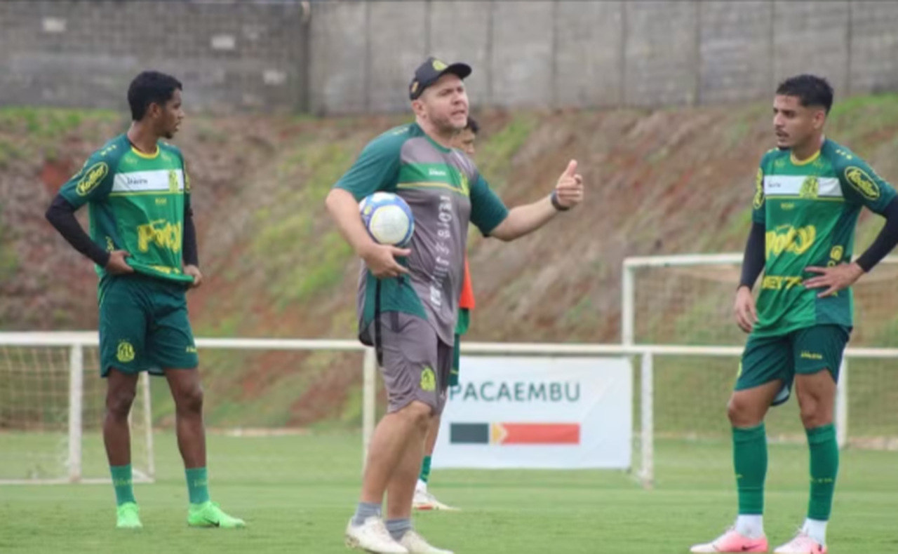 Mozaet reencontra Coritiba em momento importante na Serie B