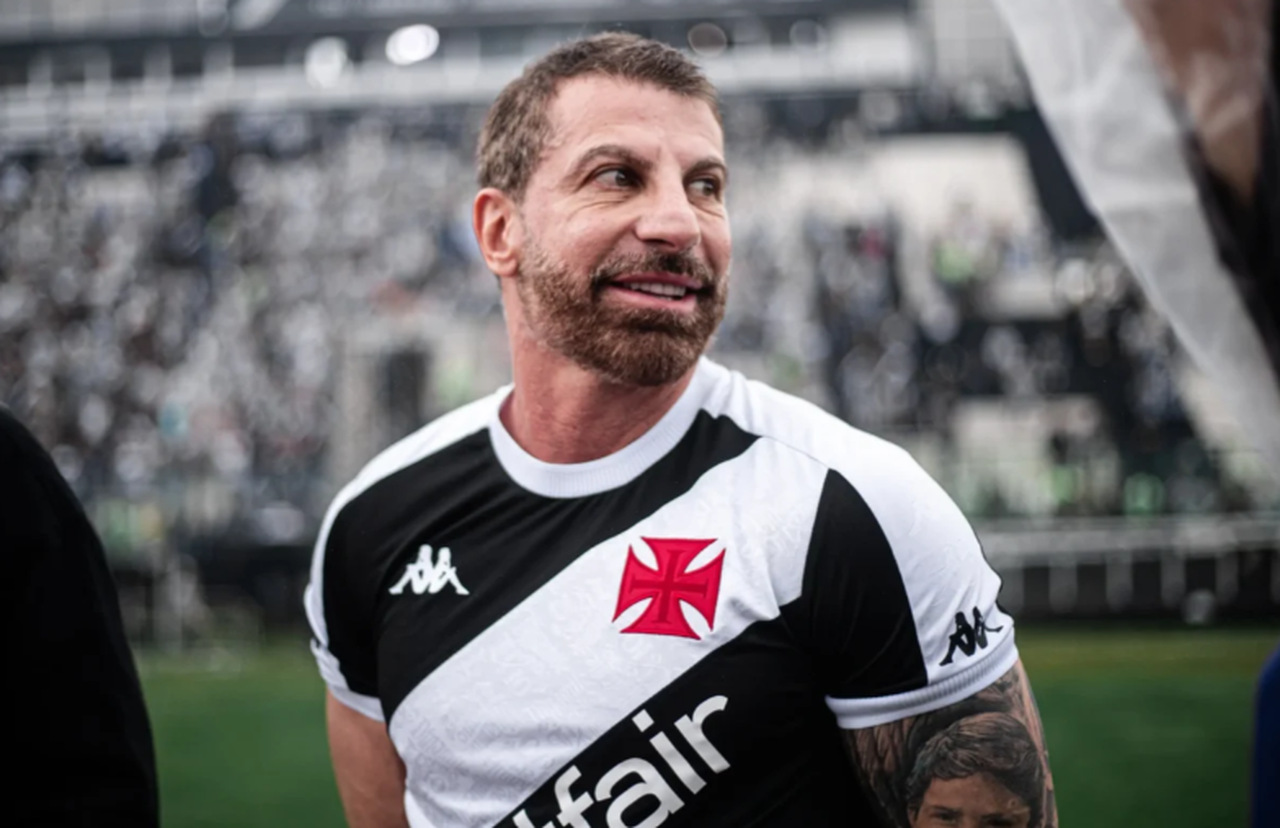 Padrinho admite negociacao para venda da SAF do Vasco