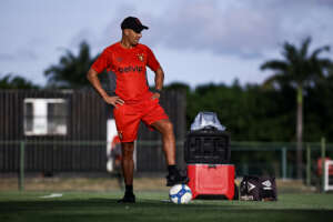 Técnico do Sport mantém confiança no acesso e garante foco total contra a Ponte Preta