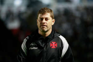 Técnico do Vasco liga alerta após nova derrota: 