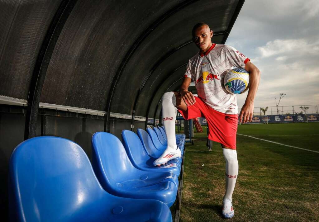 Jogador pode ser campeão e rebaixado no Brasileirão