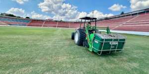 Segundona: Após cuidar do gramado do Riopretão, empresa agora revitaliza o Teixeirão