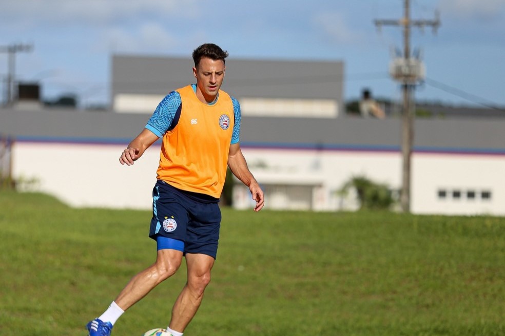 Lateral do Bahia recebe 4 jogos de suspensão após expulsão ( Foto: Tiago Caldas /EC Bahia)