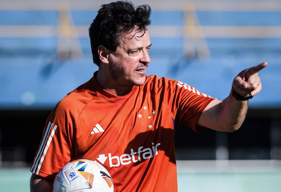 Fernando Diniz em treino antes da final da Sul-Americana