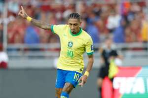 Frustrado com o empate, meia da Seleção admite: 'Poderíamos ter ganhado'