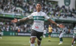 Livre no mercado, Alef Manga possui números superiores a de atletas convocados