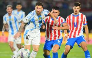 Paraguai 2 x 1 Argentina - Com gol de bicicleta e anulando Messi, virada paraguaia