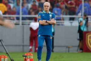 Dorival vê injustiça em empate do Brasil: 'Goleiro rival teve noite fantástica'