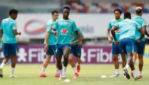 Com dores, Arana e André não treinam na seleção brasileira