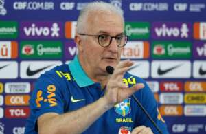 Dorival confirma volta de Vini Jr na seleção brasileira