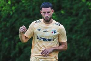 Atacante treina separado e pode desfalcar o São Paulo na volta da Data-Fifa