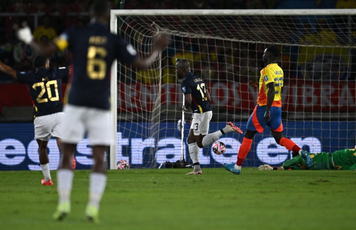 Valencia marcou um golaço para o Equador