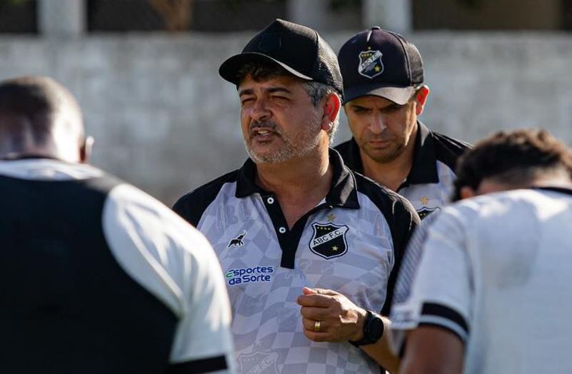 Ney Franco é o técnico do ABC. Foto: Renne Carvalho / ABC