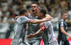 Internacional x Fluminense - Colorado mira o G-4 do Brasileirão