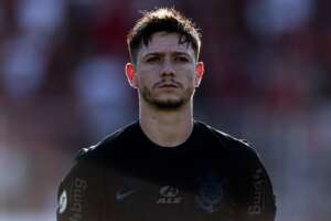 Garro consultou ídolos do Corinthians antes de assumir a 10