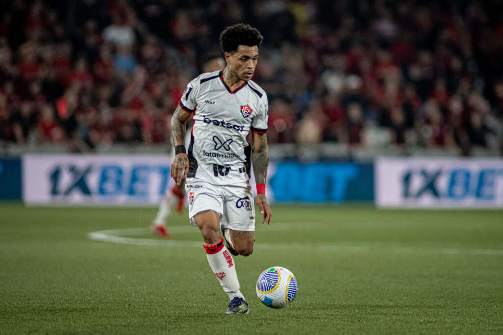 Matheuzinho fez o gol do triunfo do Vitória na Ligga Arena (Foto: Victor Ferreira/EC Vitória)