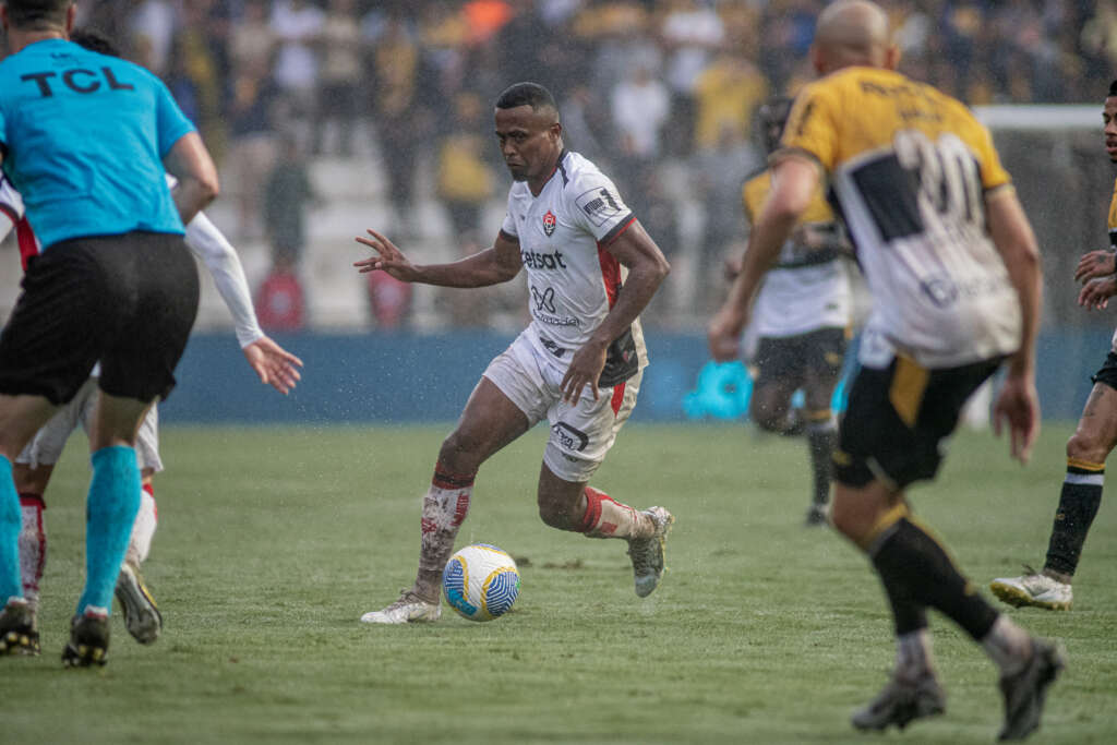 Criciúma 0 x 1 Vitória - Leão perto de manutenção na Série A (Foto: Victor Ferreira/ECV)