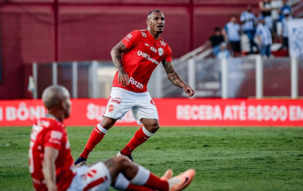 Vila Nova tem reforços contra o Santos e atacante fala em “estragar festa”