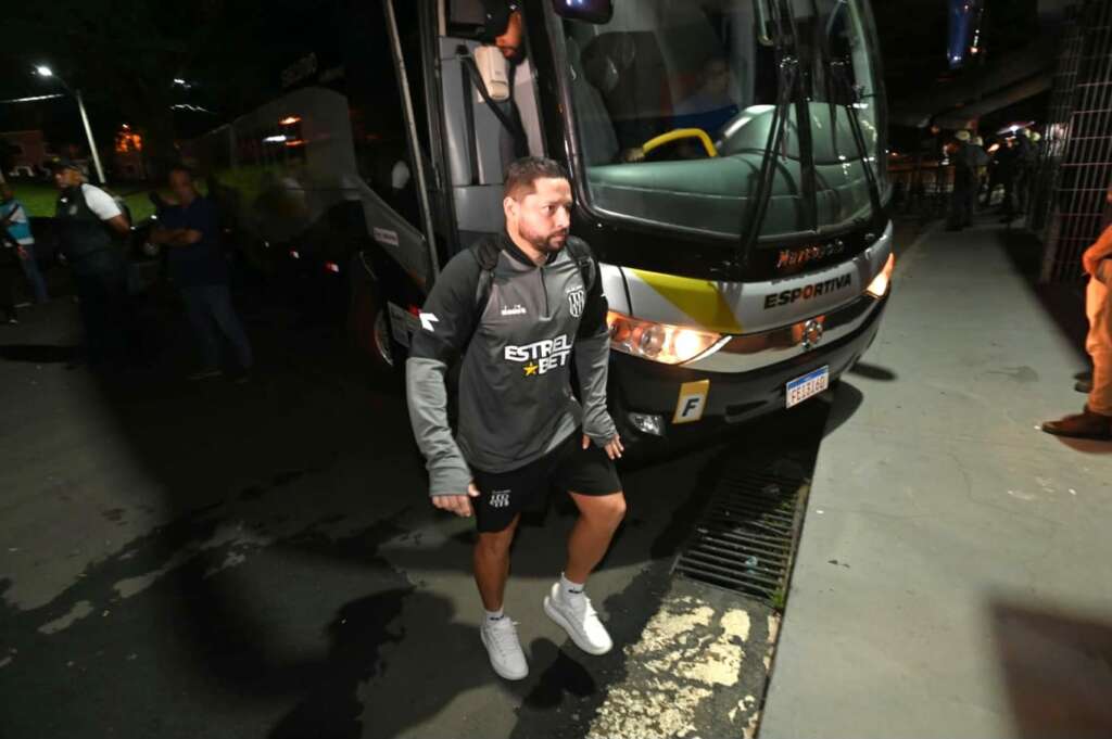 Elvis se retrata, pede apoio da torcida e crê na permanência da Ponte na Série B