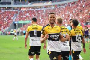 Zagueiro do Criciúma acredita na permanência na Série A: 