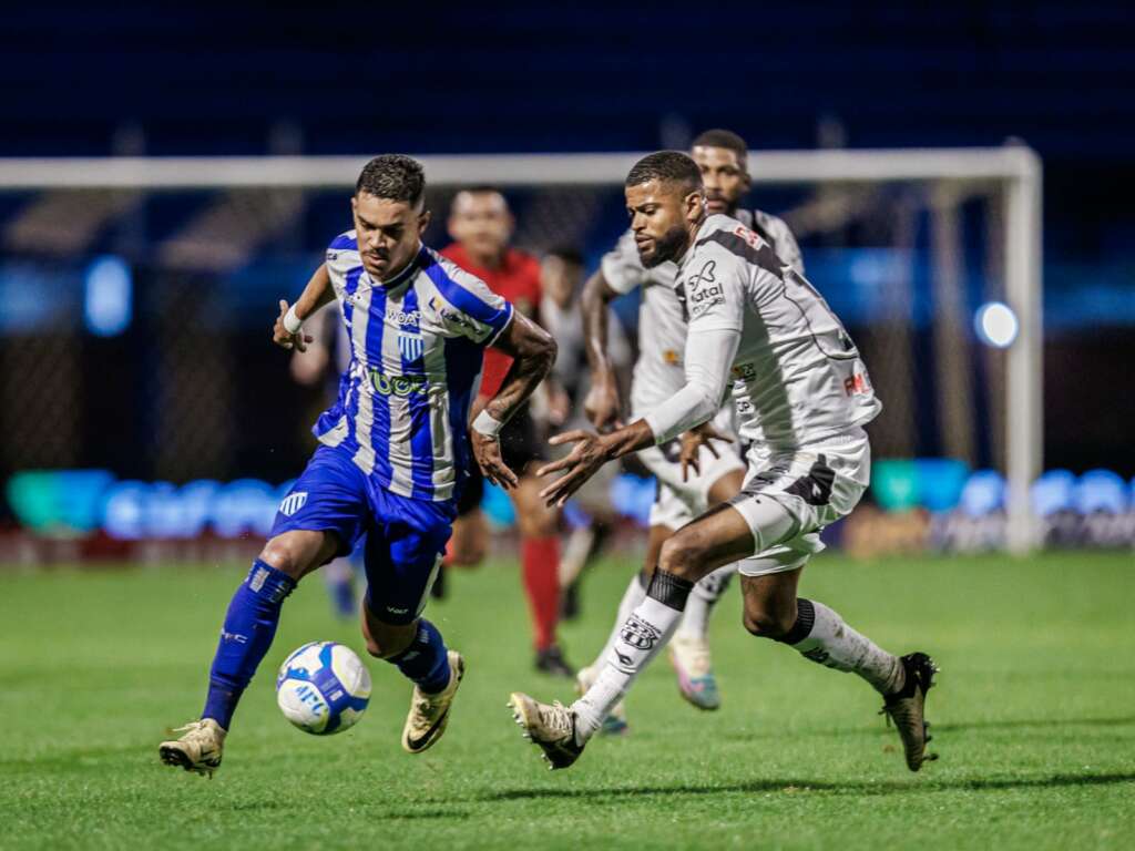 Avaí 2 x 1 Ponte Preta - Rebaixada, Macaca sofre nova derrota na Série B (Foto: Fabiano Rateke / Avaí F.C)