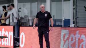 Botafogo-SP vence 2ª seguida, mas Zanardi avisa: 'Seguimos de pés no chão por essa permanência na Série B'