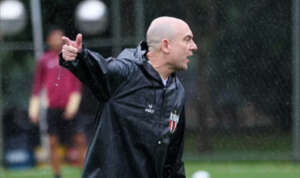 Zanardi prepara mudanças no Botafogo-SP para duelo direto com o Brusque