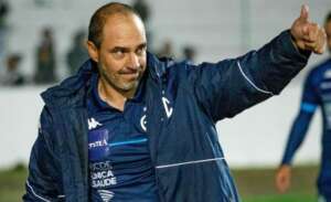 Técnico do Guarani destoa de goleiro: 'Não podemos desistir'