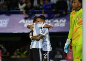 Argentina 1 x 0 Peru - Argentinos disparam com golaço de Lautero