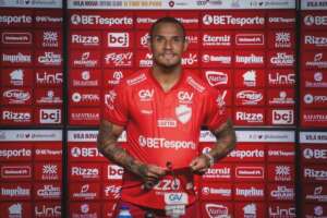 Volante do Vila Nova projeta reta final da Série B após derrota