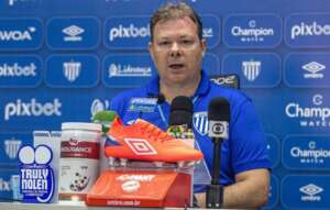 Presidente do Avaí banca técnico e diretor, mas anuncia 'barca'