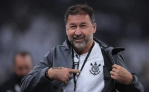 Melo atribui pedido de impeachment a recusa de chantagem: 'Política estraga o Corinthians'