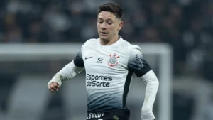 Garro festeja o gol e a vitória do Corinthians: 'Para recordar'