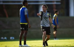 Técnico do Flamengo, Filipe Luís sai em defesa de Bruno Henrique: 'É inocente'