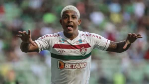 Motorista acusa atacante do Fluminense de ter causado acidente de trânsito