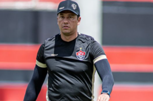 Brasileirão: Vitória realiza último treino antes de enfrentar o Athletico-PR