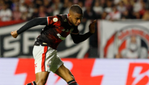 André Silva lamenta início do São Paulo mas valoriza entrega do time: 'Não desistimos'