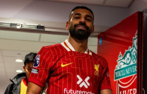 Com contrato no fim, Salah diz que está 'mais fora do que dentro' no Liverpool