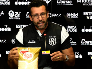 Ponte Preta oficializa ex-Palmeiras e Botafogo para o Paulistão