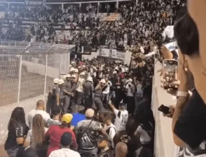 Ponte Preta é punida pelo STJD e perde dois mandos de campo