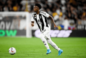 Lateral da Colômbia desfalca Juventus até fim da temporada por lesão no joelho