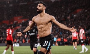Salah faz dois, Liverpool vence Southampton e sobra no Campeonato Inglês