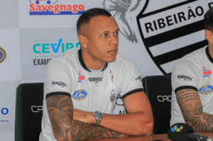 Rio Branco acerta com volante e chega a 13 atletas contratados