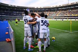 Inter de Milão arrasa no 1º tempo e chega a 32 anos sem derrota para Hellas Verona no Italiano