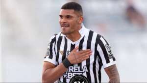 Artilheiro da Ponte Preta, Jeh volta a sentir lesão e está fora da temporada